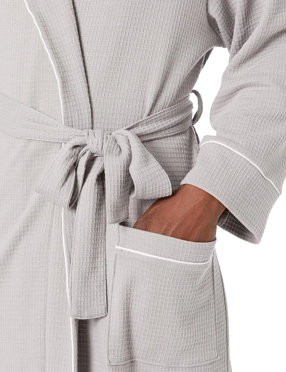 Amazon Essentials Men's Lightweight Waffle Robe (Available in Big & Tall)