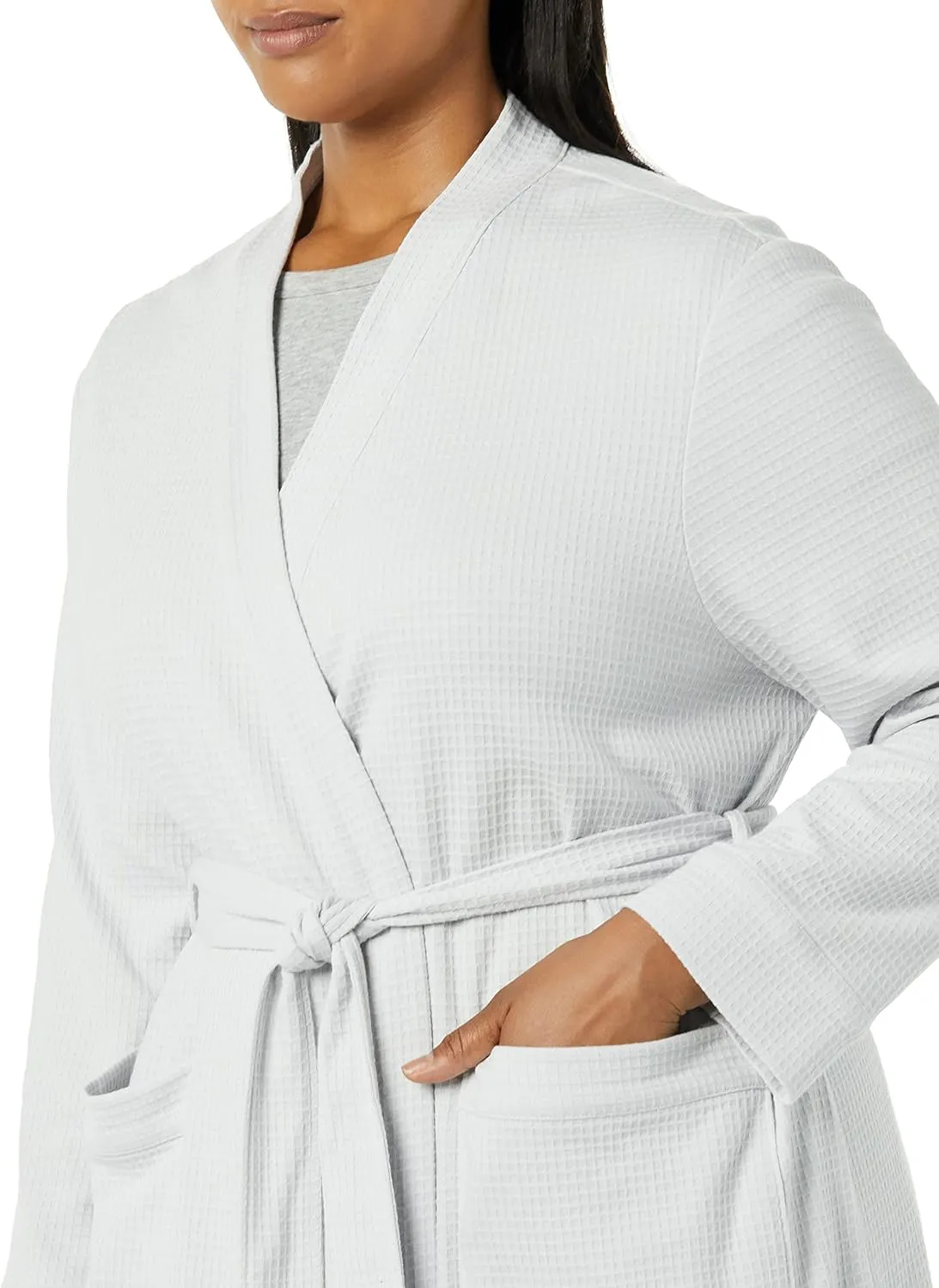 Amazon Essentials Women's Lightweight Waffle Mid-Length Robe (Available in Plus Size)