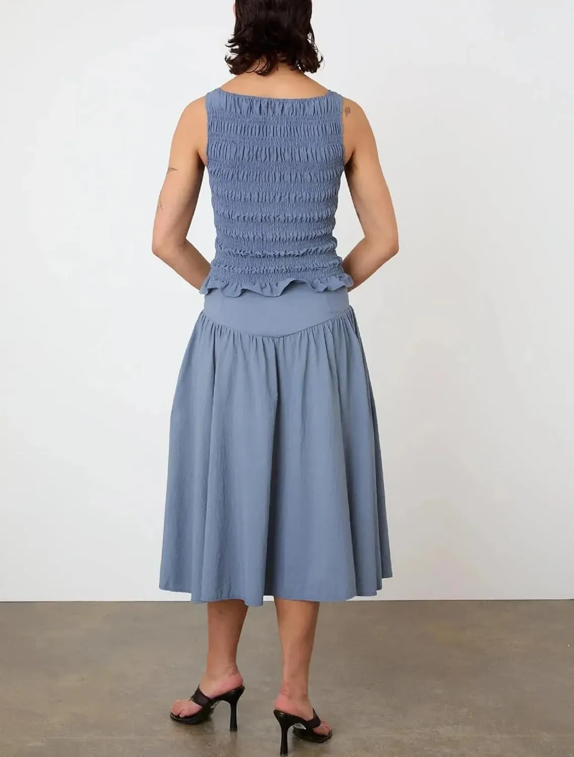 Women Y2K Shirred Tank Top Sleeveless Crewneck Frill Smocked Ruffle Crop Top Ruched Pelpum Going Out Tops